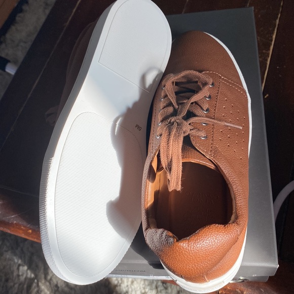 Vince Camuto CB-grafte - Picture 2 of 5